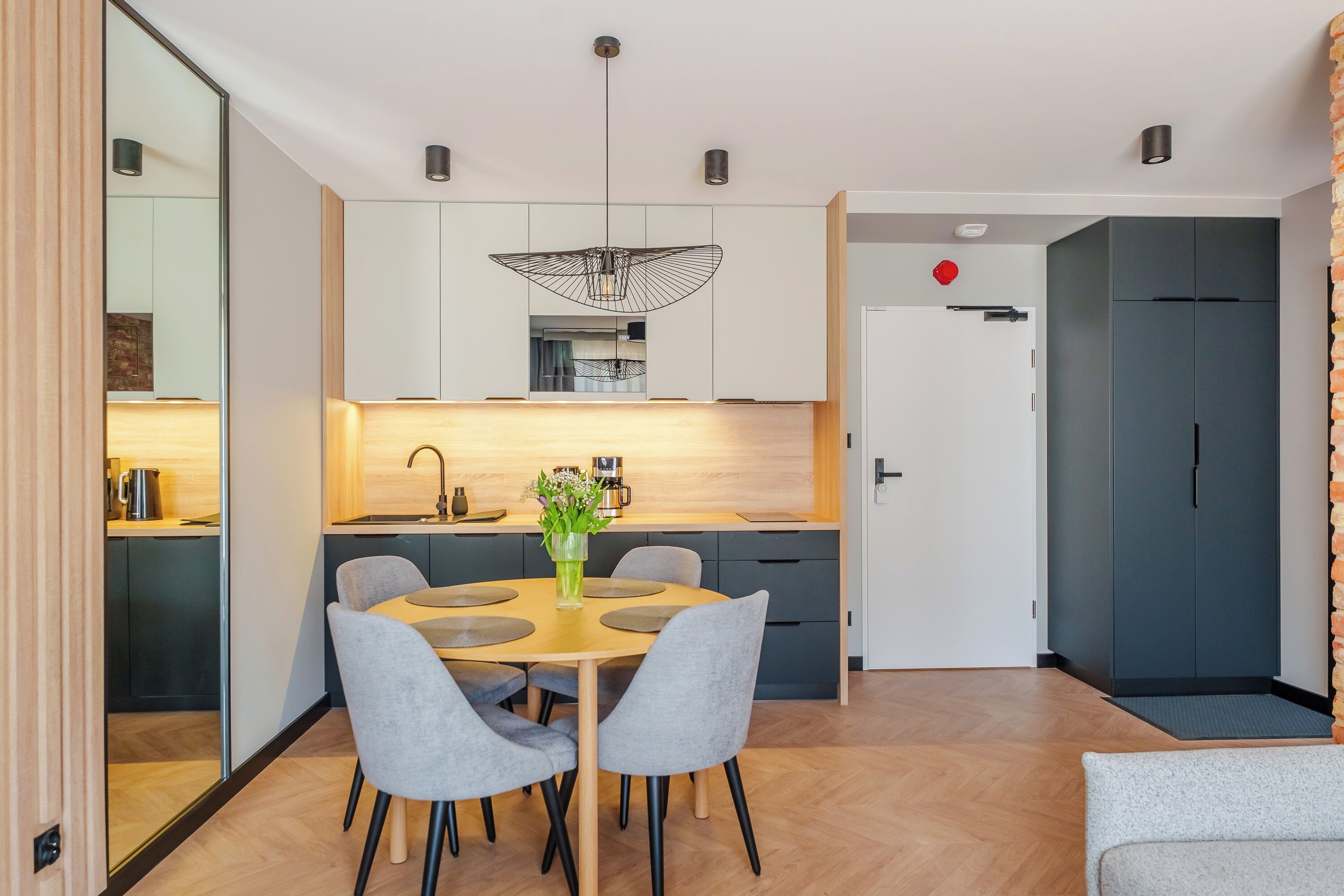 Premium-lejlighed - privat badeværelse | Spiseområde