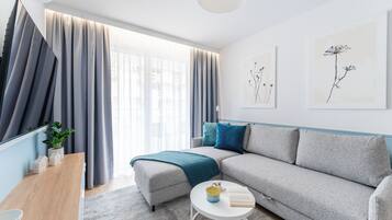 Premium Apartment, Ground Floor | Living area