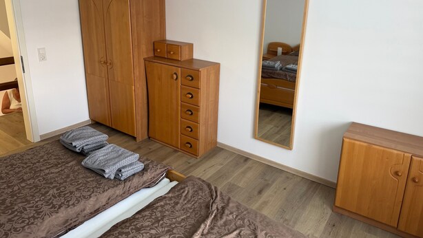 Room - Holiday Home 'Fewo Silichner' with Wi-Fi (Hermersberg)