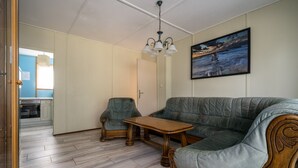 TV - Bungalow '7 - Klaus' with Private Terrace and Wi-Fi (Rheinsberg)