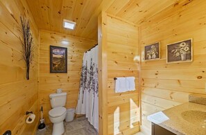 Doccia, asciugacapelli, asciugamani, sapone