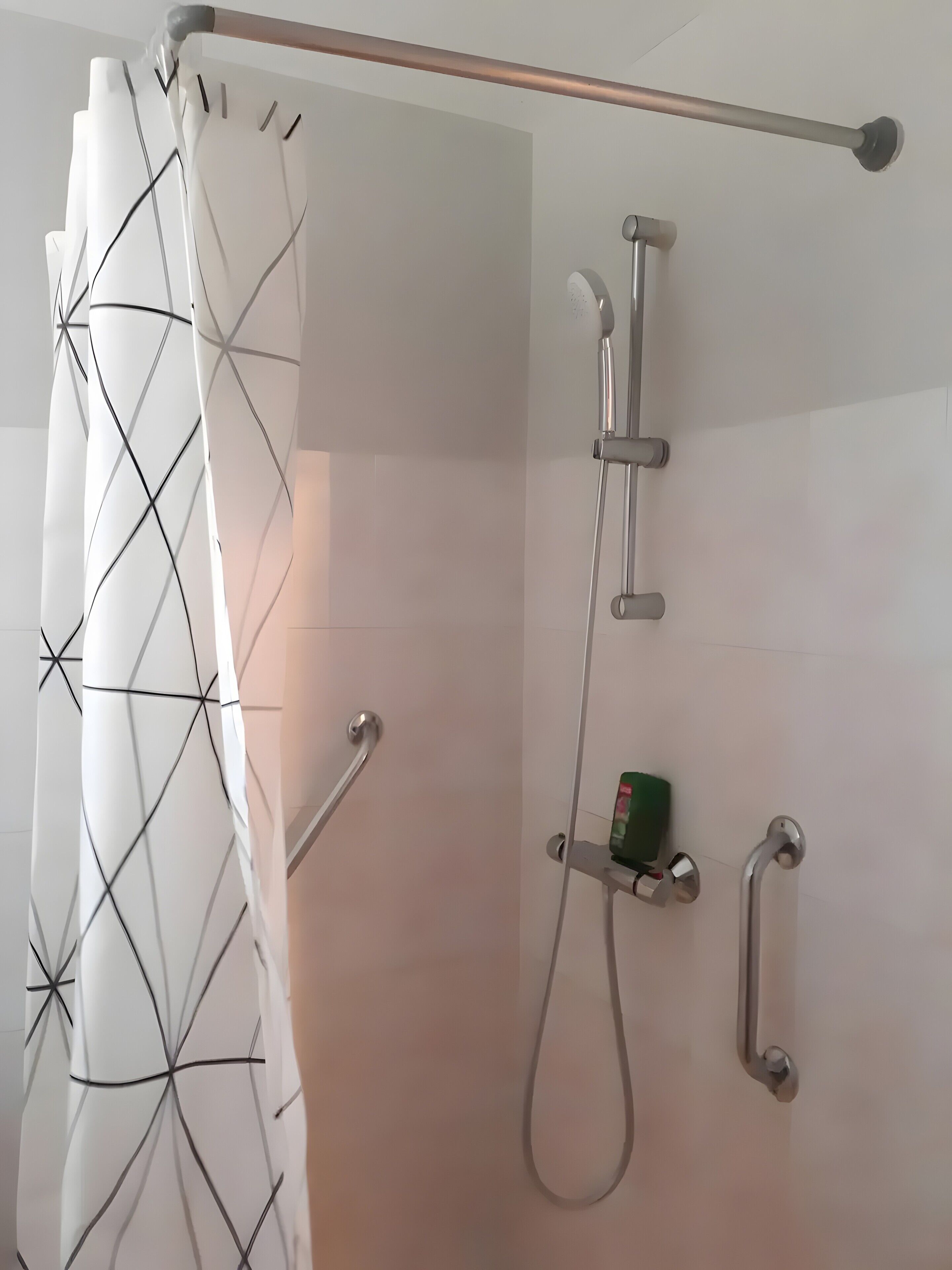 Douche, serviettes fournies