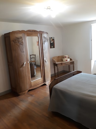 Chambre d’hôtes « La Ferme Du Marronnier » avec terrasse privée, jardin commun et Wi-Fi