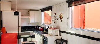 A very cozy house near the center of Belo Horizonte with a garage.