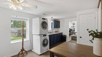 Apartment, Multiple Beds (32585 N Ivy Bend Rd.) | Interior