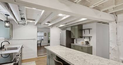 Visit This 4 Bedroom - 3 Bath Lakefront Home With Private Dock