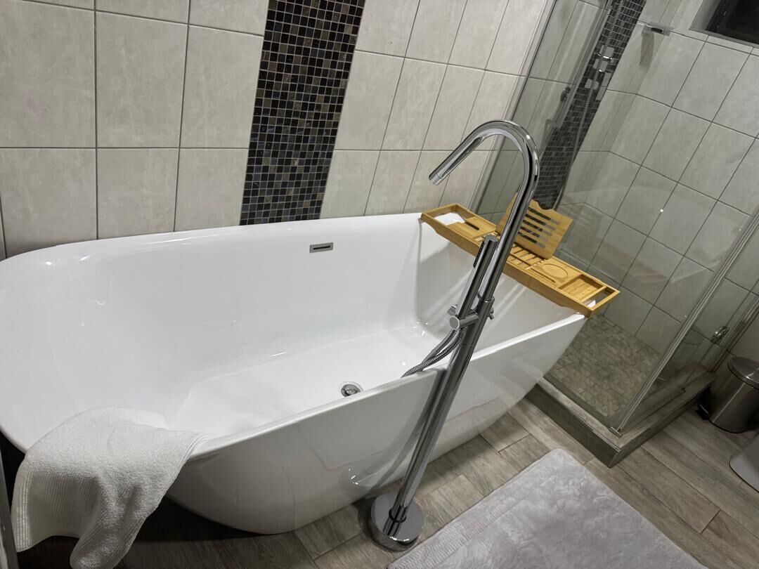 Dusche, Handtücher, Seife, Toilettenpapier
