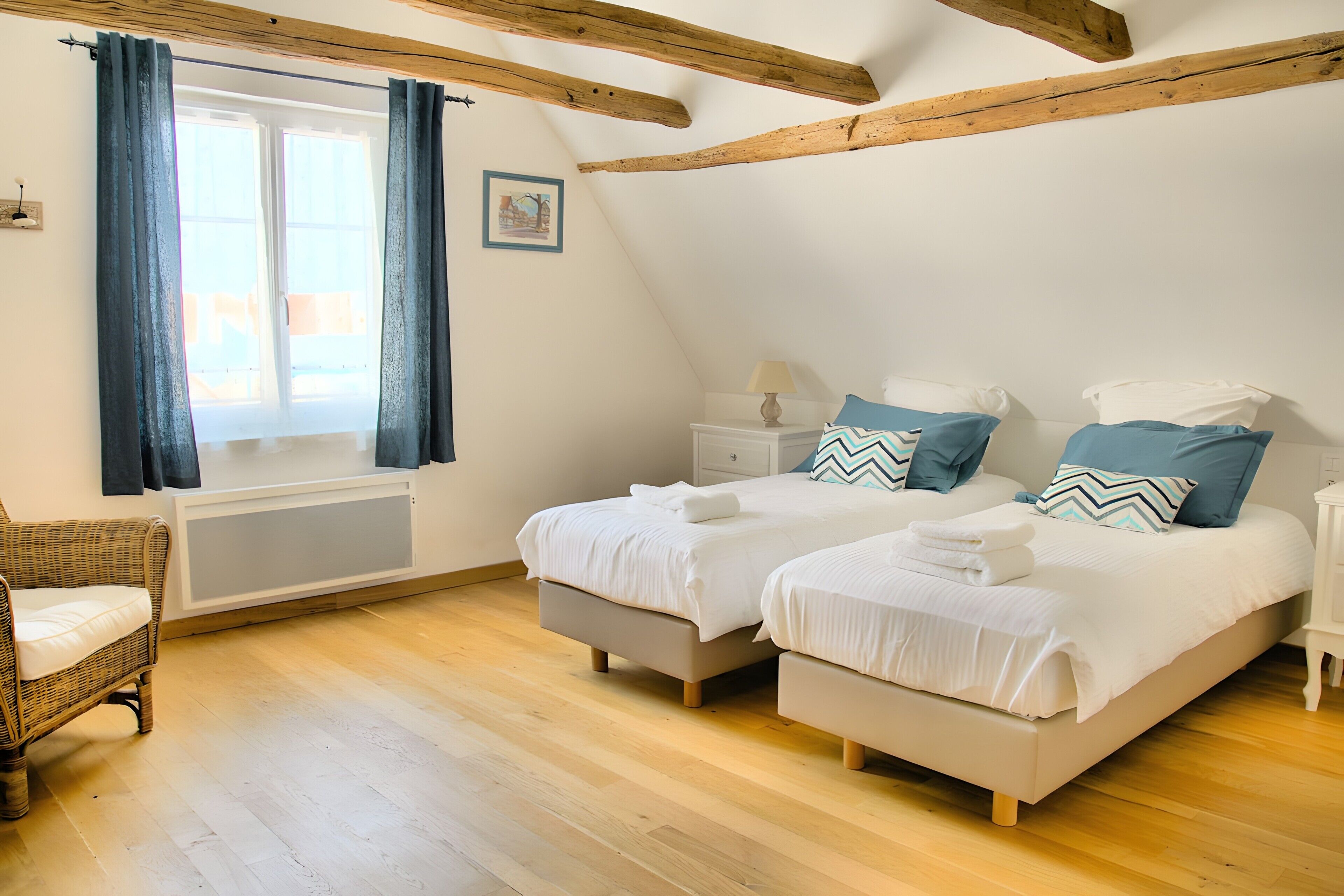 3 bedrooms, iron/ironing board, WiFi, bed sheets