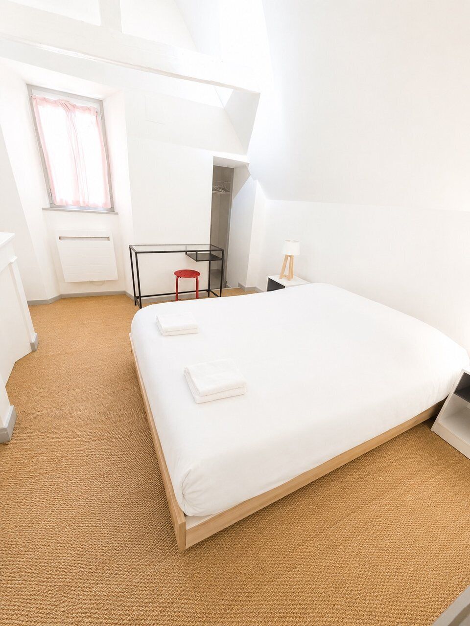 1 bedroom, internet, bed sheets