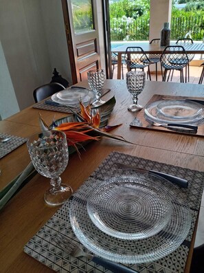 Dining - Maison lumineuse entre mer et montagne (Pego)