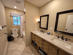 Bathroom - Peaceful Woodstock Retreat in the Catskills family friendly, spacious 6 bedroom (Woodstock)