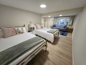 Room - Peaceful Woodstock Retreat in the Catskills family friendly, spacious 6 bedroom (Woodstock)
