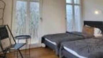 2 bedrooms, iron/ironing board, travel crib, WiFi (free)