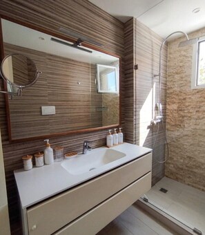 Shower, hair dryer, bidet, towels - Charming Sunset, close to Caribbean Sea and infinity pool access (Dominicus)