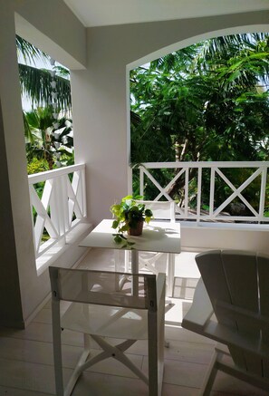 Outdoor dining - Charming Sunset, close to Caribbean Sea and infinity pool access (Dominicus)