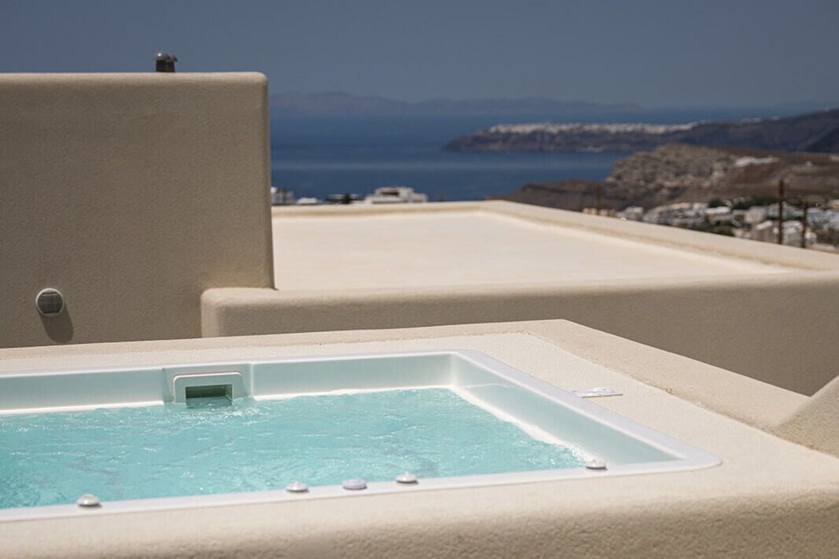 Luxury Apartment, Sea View | Tab spa persendirian