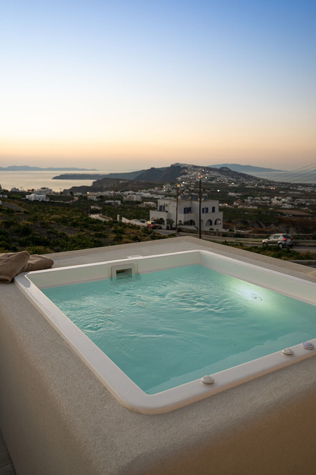 Luxury 1-Bedroom Apartment with private Hot Tub and Sea View | Blick von der Unterkunft