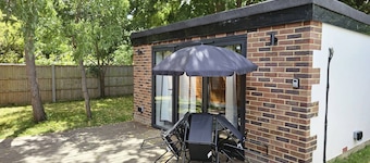 Quiet & Cosy Garden House Next to Beverley Park