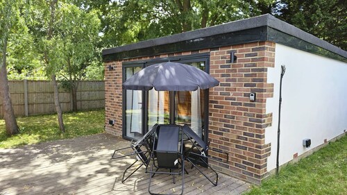 Quiet & Cosy Garden House Next to Beverley Park