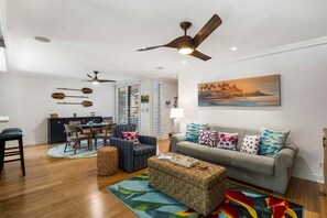 Condo, 1 giường cỡ king và sofa giường, quang cảnh vườn (Wailea Ekahi 42C) | Khu phòng khách
