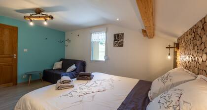 Guesthouse Nos Racines - Le Herbau - Peaceful Stay – Family Room with Shared Kitchen