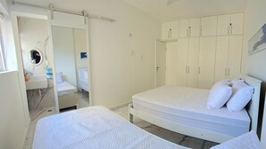 1 camera, ferro/asse da stiro, Wi-Fi