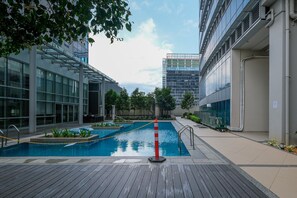 Pool - 2BR Uptown Condo BGC-22Floor view and near Mitsukoshi & Uptown Mall, Restaurants (Makati City)