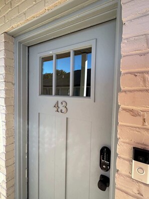 Unclassified image, 3 of 13, button - Crimson Dynasty 43- NEW!  Less than 2 blocks from Bryant-Denny Stadium! (Tuscaloosa)