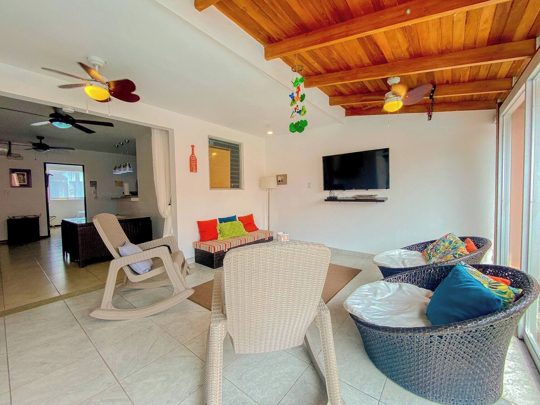 House, 3 Bedrooms, Patio | Living room