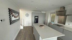 Private kitchen - Beachfront 4-bedroom house in Port Erin (Port Erin)