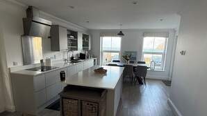 Private kitchen - Beachfront 4-bedroom house in Port Erin (Port Erin)