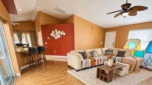 Suite, Pool View | Living area
