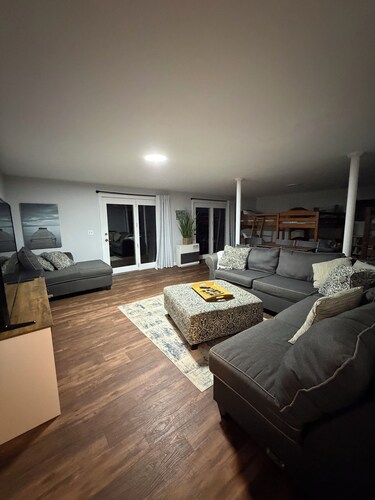 Wonderful 3-bedroom chalet in charming Parsonsfield- swim, ski, shop, skate, atv