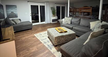 Wonderful 3-bedroom chalet in charming Parsonsfield- swim, ski, shop, skate, atv