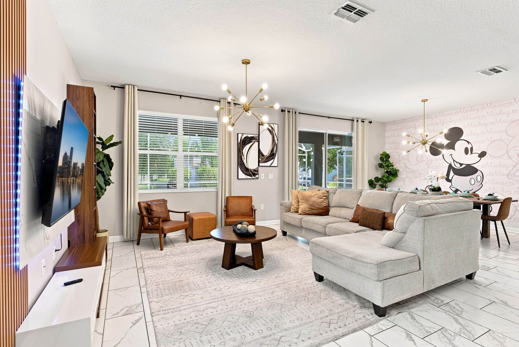Spacious living room