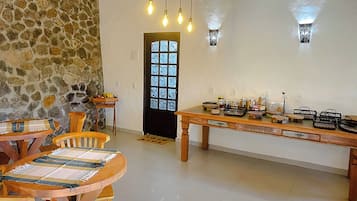 Free daily buffet breakfast