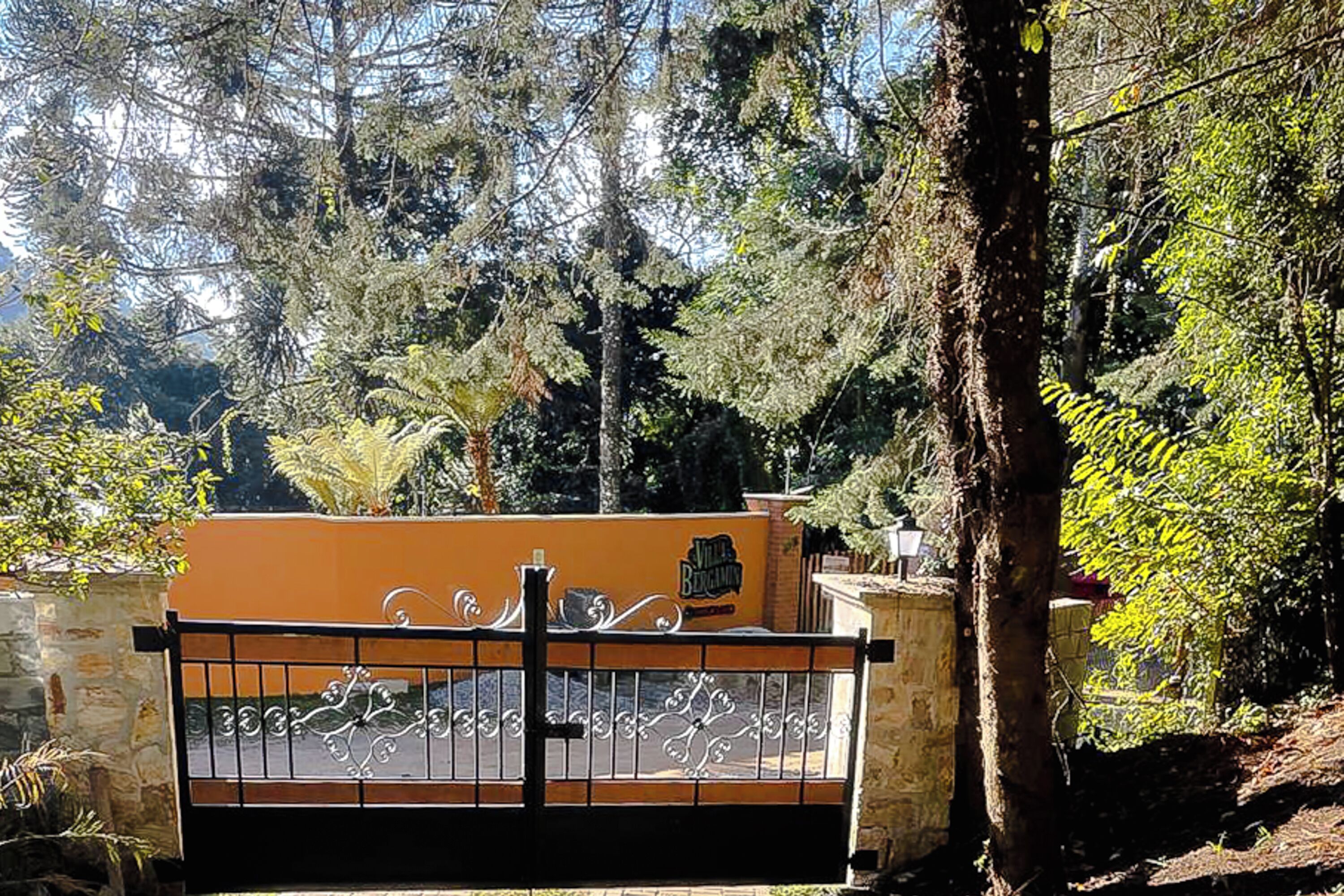 Fachada de la propiedad