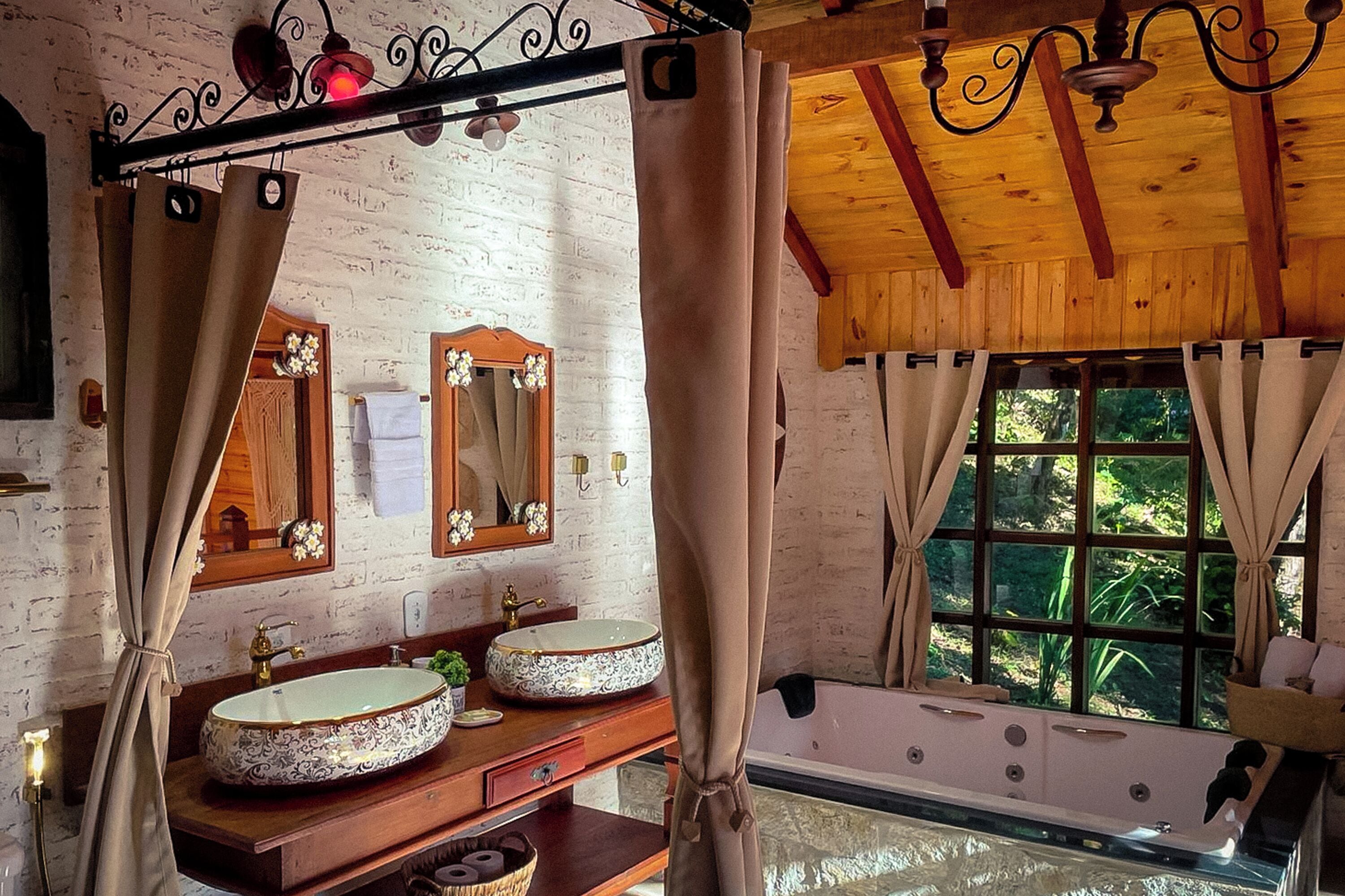 Grand Chalet | Jetted bathtub