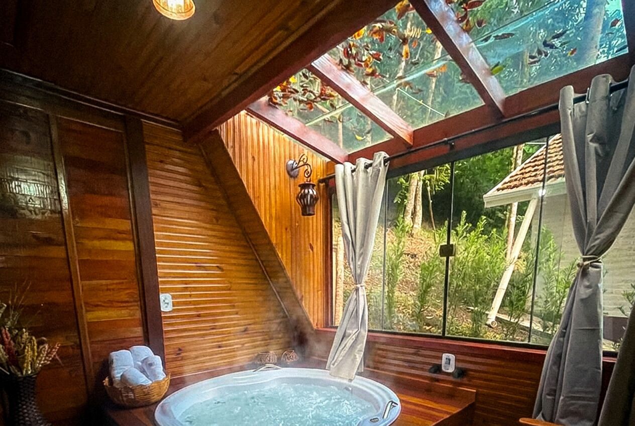 Luxury Chalet, Garden View | Bathroom | Towels, toilet paper