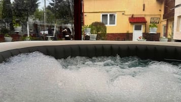 Outdoor spabad