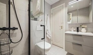 Bathroom - Modern Apartment Near Nidaros Cathedral & Solsiden (Trøndelag)