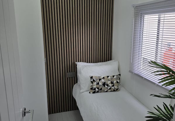 3 bedrooms, WiFi (free), bed sheets