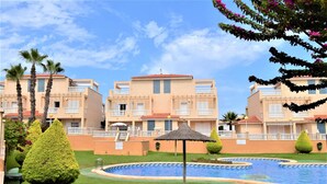Pool - Famely House Zeniamar VI La Zenia (Orihuela)