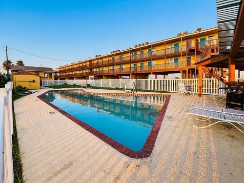 Oro North Beach Inn