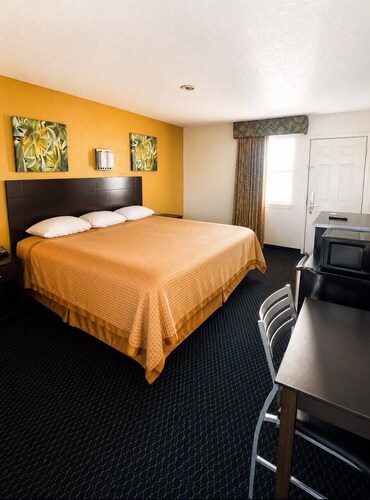 Oro North Beach Inn