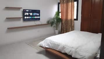 1 bedroom, iron/ironing board, Internet