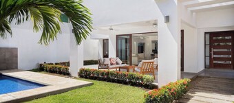 4 BR Beach House with Pool 1-Min Walk SJDS Bay