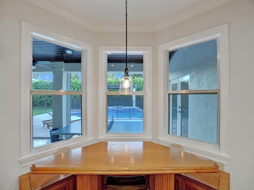Spacious 4-bedroom house Near the beaches