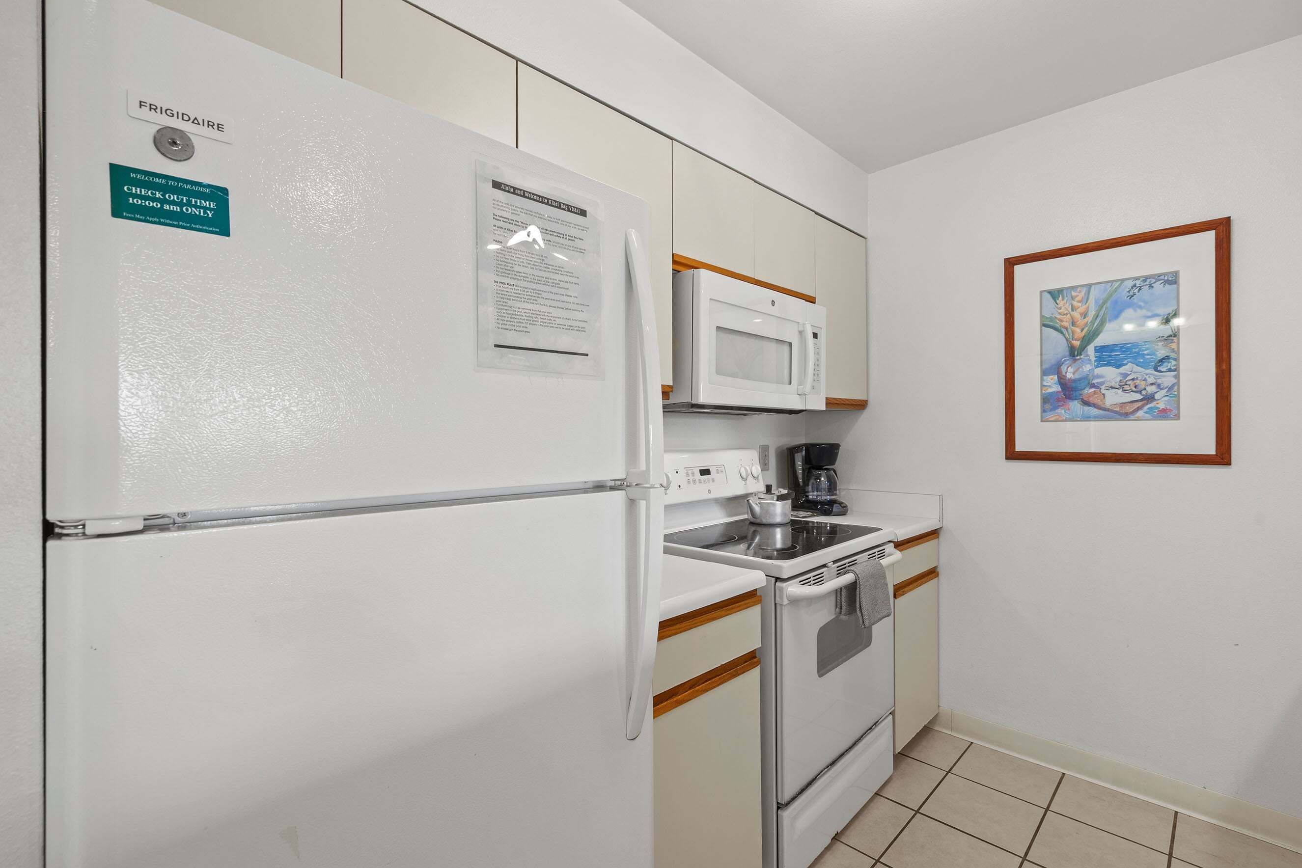 Condo, 1 cama Queen, vista para o jardim (Kihei Bay Vista C-201) | Cozinha privada | Cafeteira/chaleira