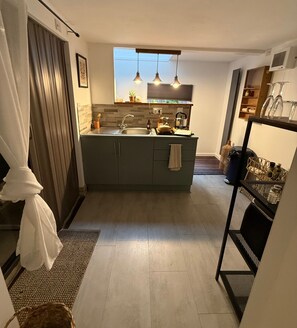 Fridge, microwave, stovetop, electric kettle